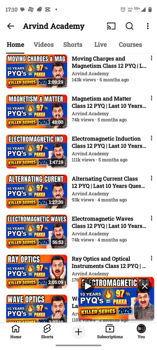 Hobi don't move i said do not move but it's tooo long 
😭😭😭😭😭😭😭😭😭😭😭😭😭😭