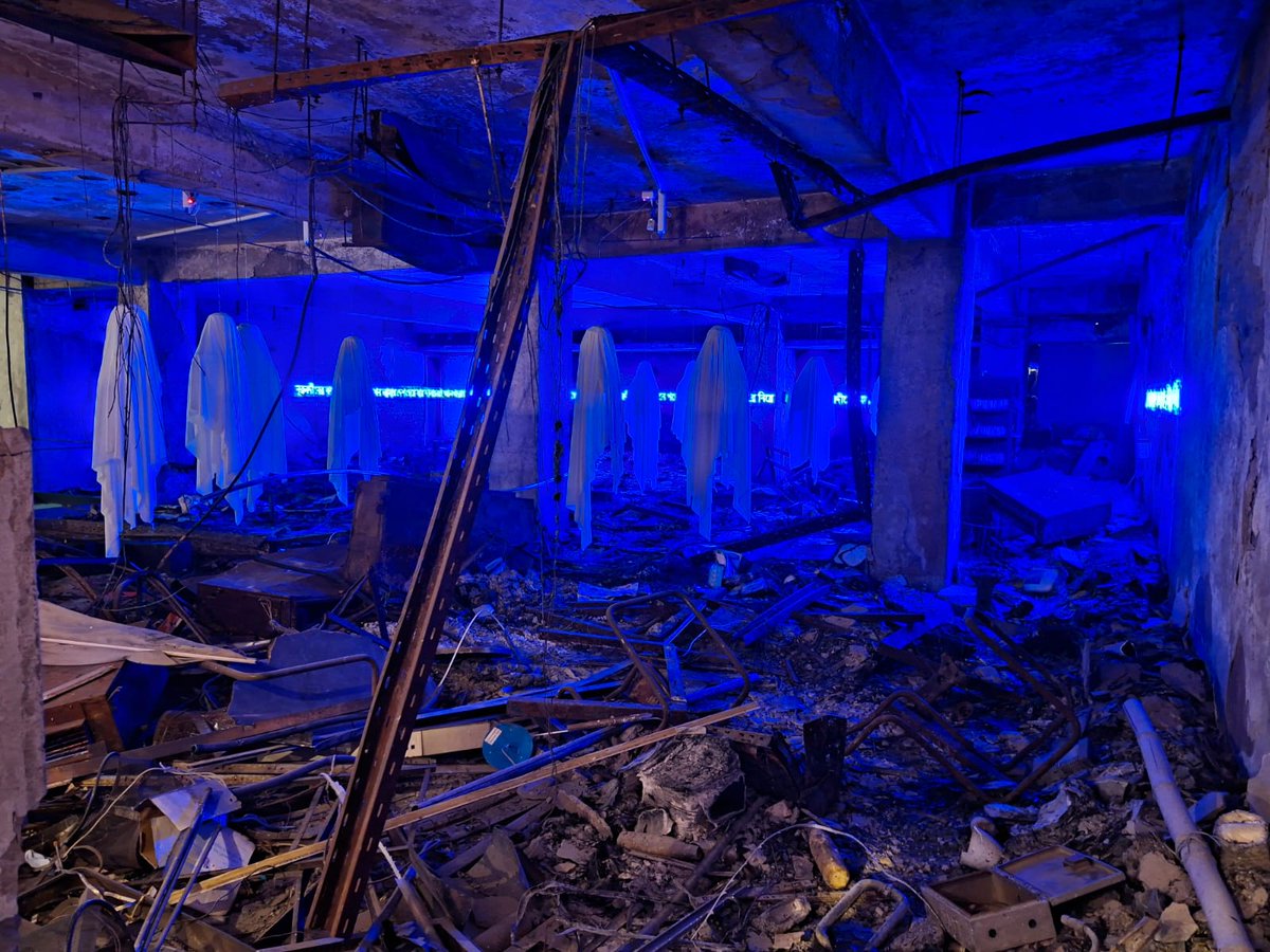 FRauBangladesh's tweet photo. 🇫🇷 Ambassador Jean-Marc Séré-Charlet visited the art exhibition #Alo at #ProthomAlo, which faced arson attacks recently.
France is a strong supporter of #press_freedom, a fundamental #human_right that must always be protected.
https://t.co/L6meoiVega
@francediplo_EN https://t.co/h0ZYtyoHXZ