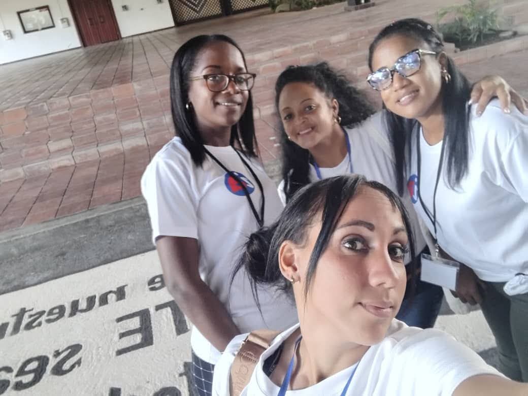 Muchas Felicidades para todos los Instructores de Arte por su Aniversario desde la <a href="/dme2frente/">DME - Segundo Frente</a> #BJMPRESENTE  #artedelcentenario  #21añosbjm #mayaríarriba #segundofrente