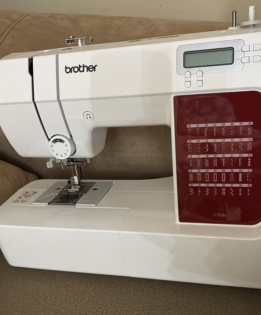 Nueva bebé🥹 ver como consigo mis sueños pasito a pasito me llena de orgullo, por lo que sea, pudiendo y sola❤️‍🩹