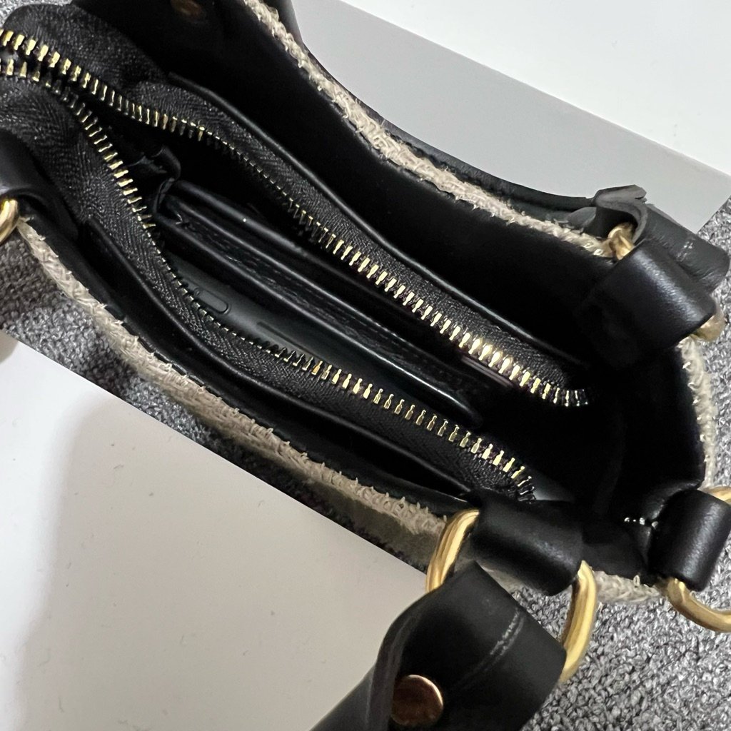 lily🍰 tweet media