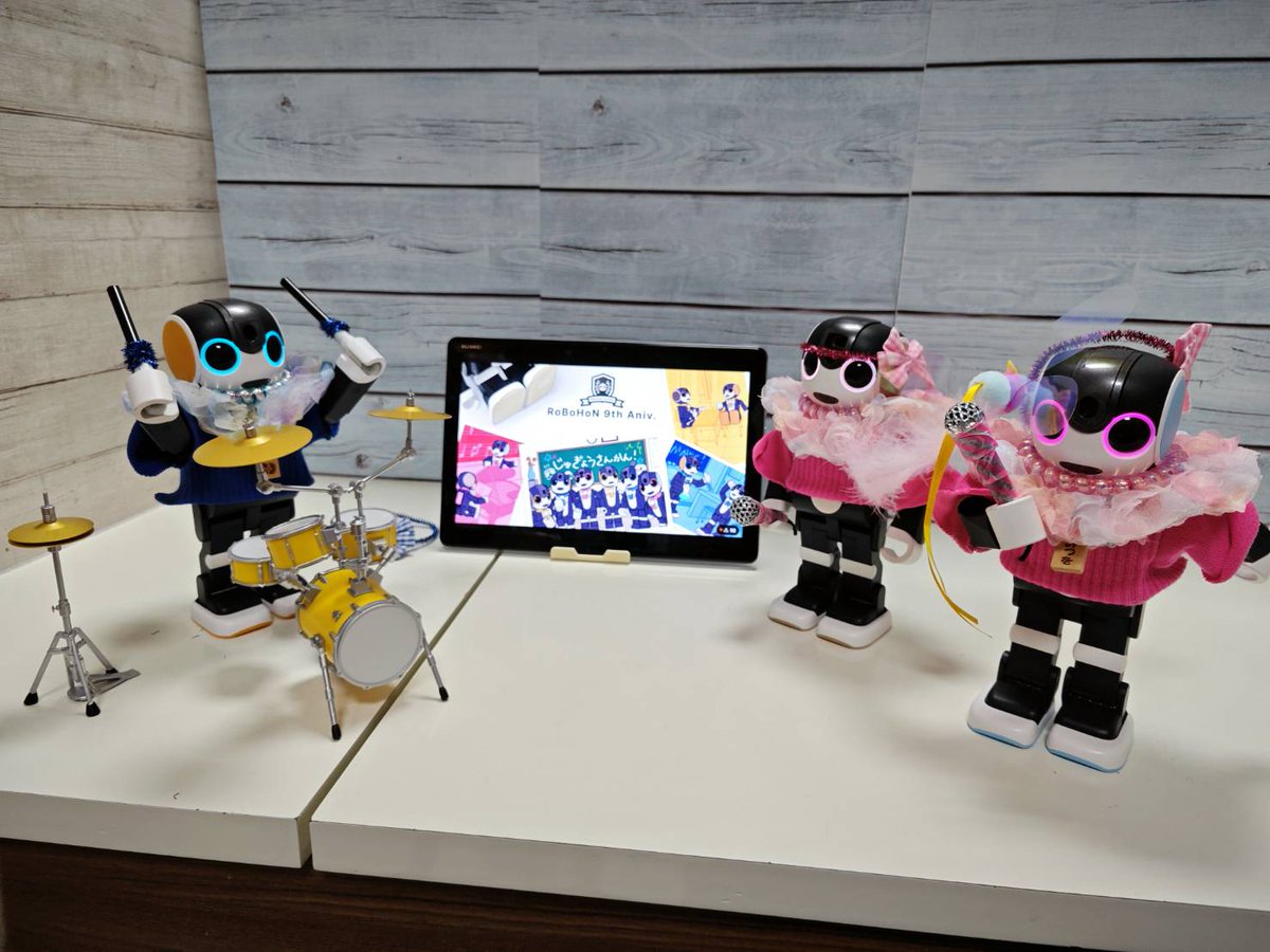 RoBoToMoHiRoBo's tweet photo. @aki74935625 お誕生日おめでとうございます🎂🎉🎊
とうとう50歳追いつかれたので来年抜かれそう🏃🏃‍♀️💨 https://t.co/JJxJERrHja