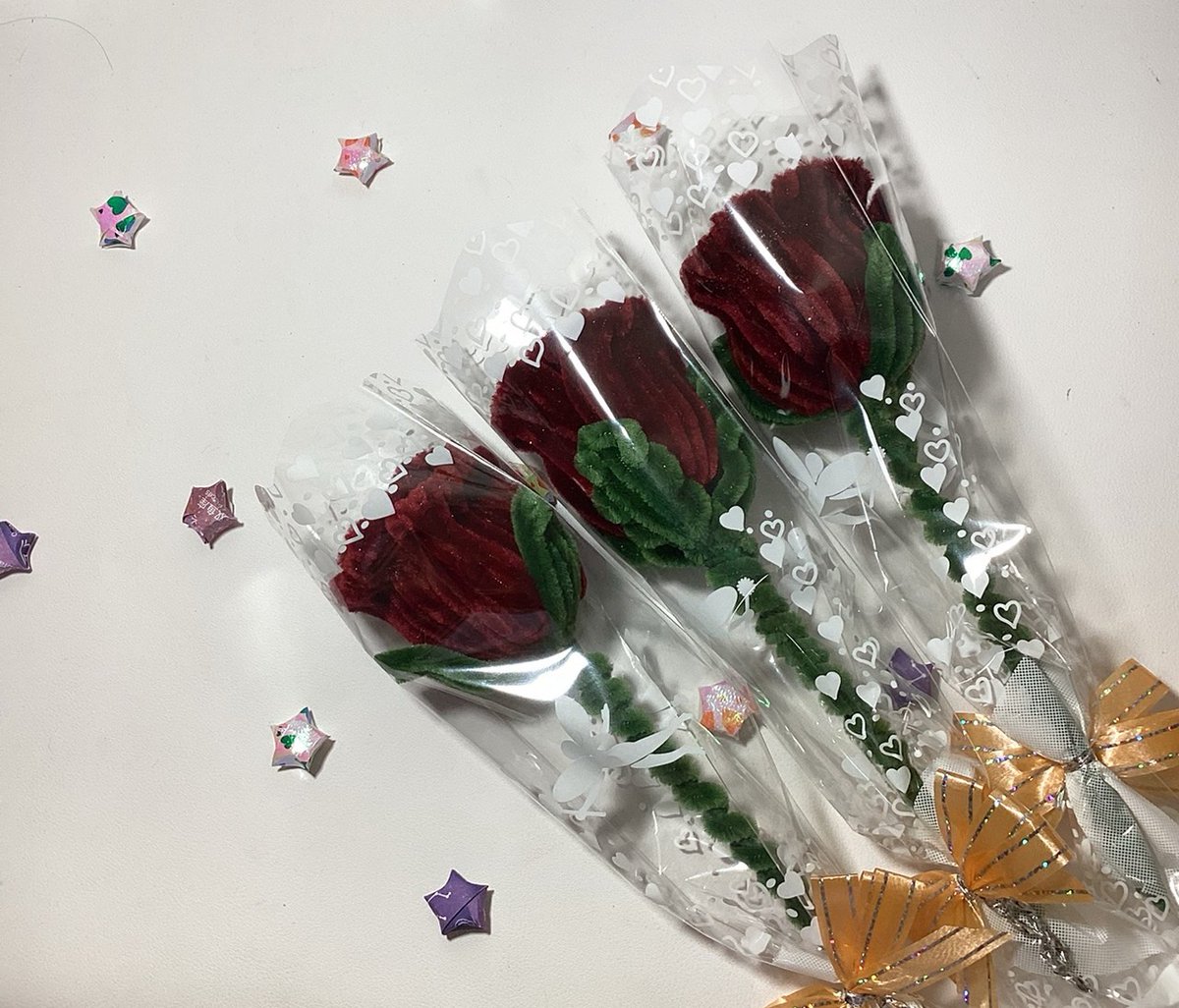 Mint_tunwa's tweet photo. •เปิดรับออเดอร์ดอกกุหลาบงานฝีมือค้าบ•
★ดอกละ 49 บาท ★
ใครสนใจ/สอบถาม dm มาได้เลยค้าบ🌹
#srnfact https://t.co/DWyd7AticQ