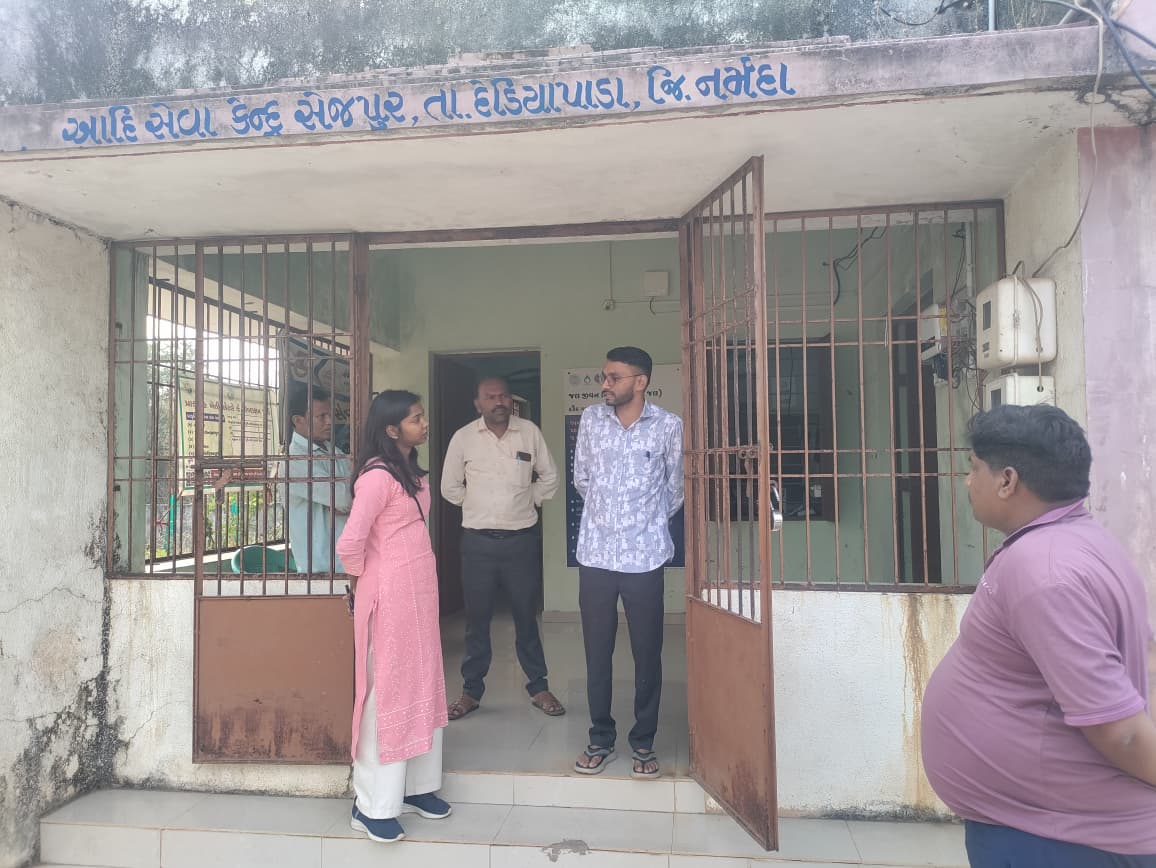 SDMDediyapada's tweet photo. આજ રોજ તા. ૧૭-૦૨-૨૦૨૬ ના રોજ ડેડિયાપાડા તાલુકાના સેજપુર અને ગાળદા  ગામના તલાટી દફતરની તપાસણી કરી. https://t.co/Ys3pzSQt6h