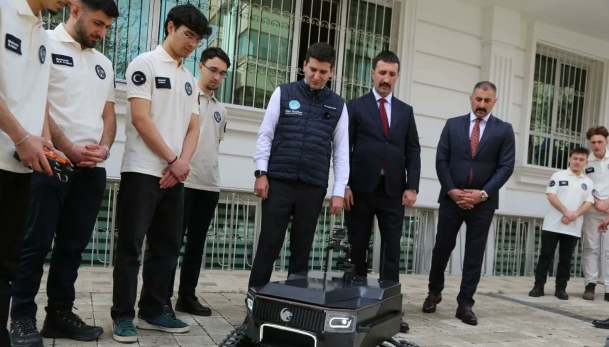 Ahmet Yiğit Yıldırım: 'AYBARS yerli ve millî vizyonun örneği'

turkgun.com/gundem/ahmet-y…

#ahmetyiğityıldırım #ÜlküOcaklarıEğitimveKültürVakfı