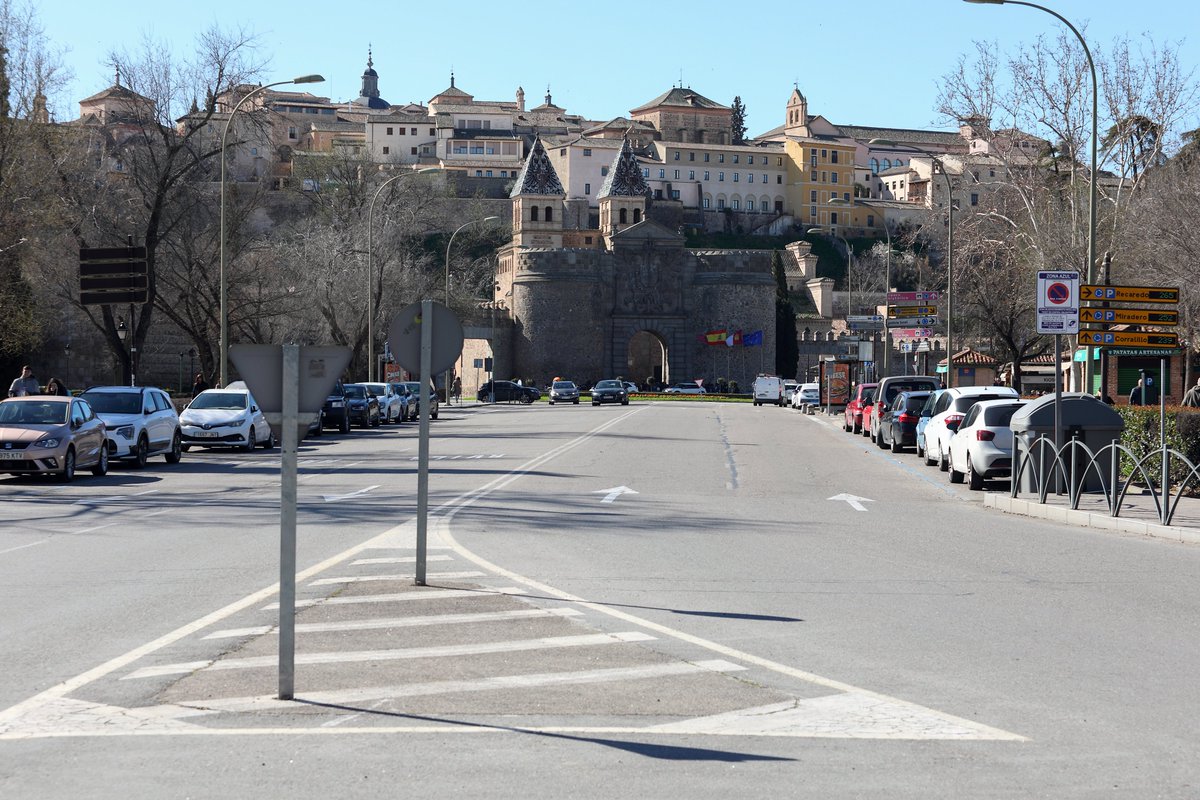 ToledoAyto's tweet photo. 🏗️🚧 Nueva fase de obras en el entorno de la Vega

🔴 Corte total de tráfico entre las rotondas de Bisagra y Tavera
📅 Desde: Lunes 23 febrero
⏳ Duración aprox: 5 semanas
  
🚌 CAMBIOS EN AUTOBUSES
➡️ Líneas 3, 5, 10, 41,83  Búho 2 y 4
⏱ +8/10 min 

➕ℹ️https://t.co/BqNApjKOmX https://t.co/D3TsGQzMZP
