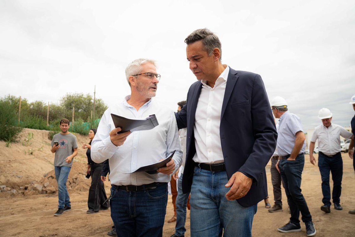 👥Durante la recorrida estuvieron presentes las autoridades provinciales y municipales: Min. de <a href="/vinculacioncba/">Ministerio de Vinculación y Gestión Institucional</a>, <a href="/miguelsiciliano/">Miguel Siciliano</a>; Viceintendente de la Ciudad de Córdoba, <a href="/javierpretto/">Javier Pretto</a>;  Sec. de Infraestructura Hídrica y Gasífera, <a href="/CastelloEdgar/">Edgar Castelló</a>; Sec. Gral. de Salud y Desarrollo