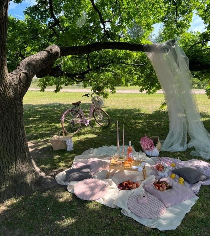 naturaholic's tweet image. spring picnics