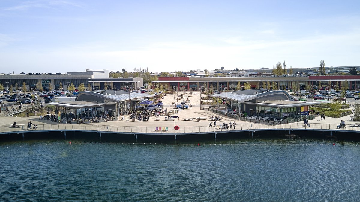 Rushden Lakes 🌊 tweet media