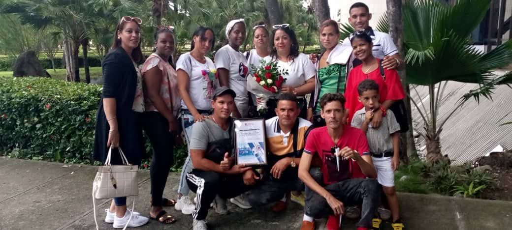 Gracias por transformar cada espacio en un escenario de creación y aprendizaje.  
¡Felicidades, instructores de arte, orgullo de Cuba!