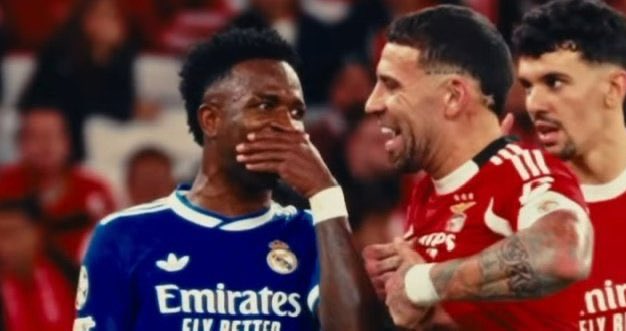Qualquer ato de racismo tem de ser punido de forma severa, mas o argumento para acusar alguém de racismo não pode ser “tapou a boca”. 
Neste lance, segundo certos argumentos, o Otamendi também poderia acusar o Vini de racismo.

O Benfica não tem de ir contra o jogador, sendo que