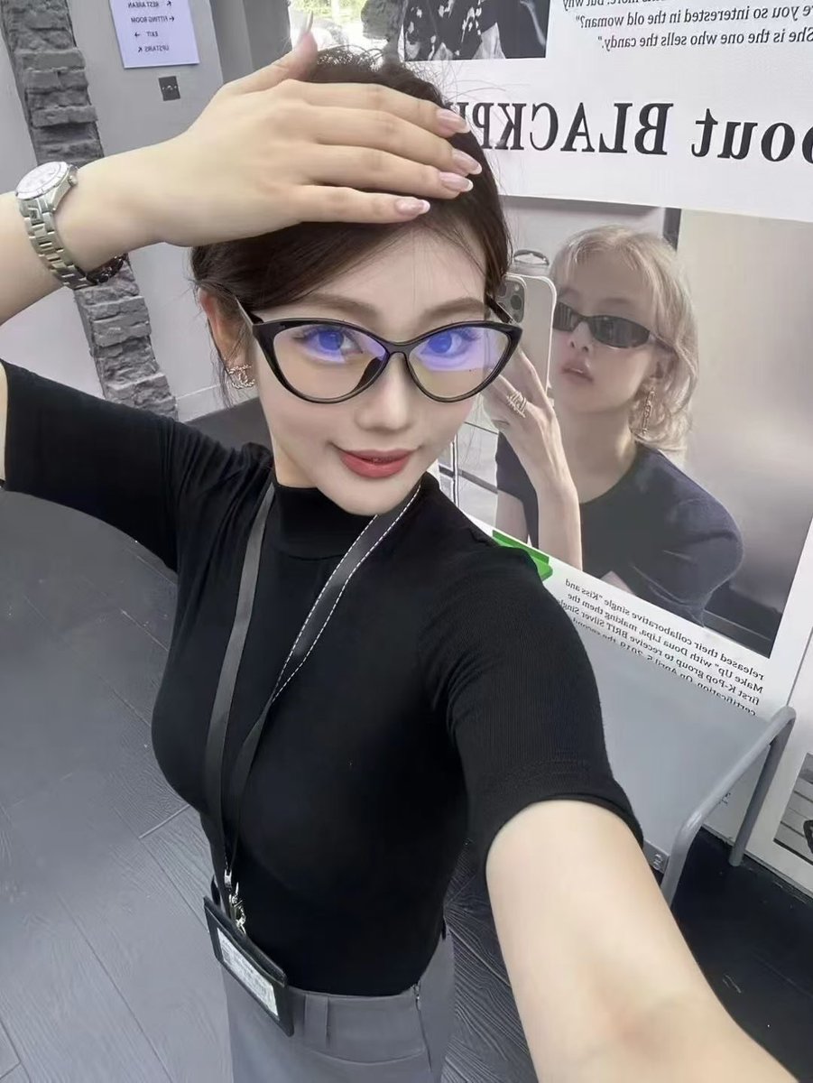 pumi2012's tweet photo. 北京女大 
#社死 #自毁 #投稿 #曝光 #反差 #母狗 https://t.co/E8SxrQmQZL