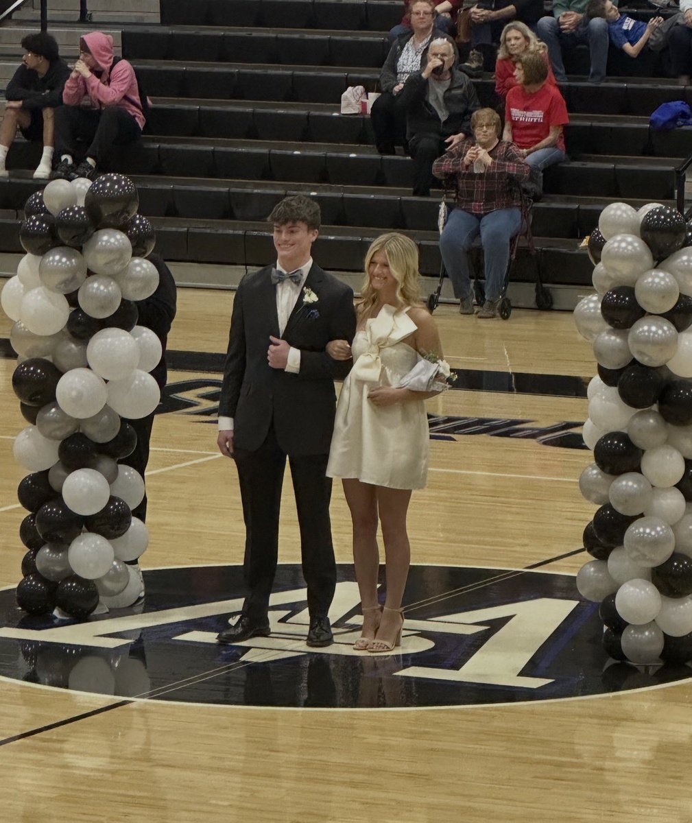 SouthWarren Softball tweet media