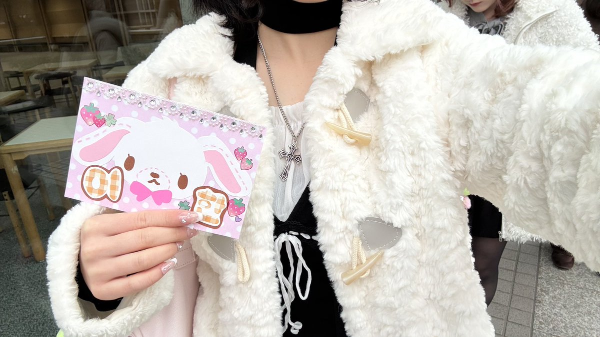 zerozero_hanaaa's tweet photo. いはんさんとお手紙交換してきた🥰
ポストカードにもポッポしてくれたし
ブースから出る前振り返ったら私の渡した手紙読んでてえらいえらいしたかった🥺

#boynextdoor #イハン 
#LEEHAN  #이한 https://t.co/FclZdquL2d