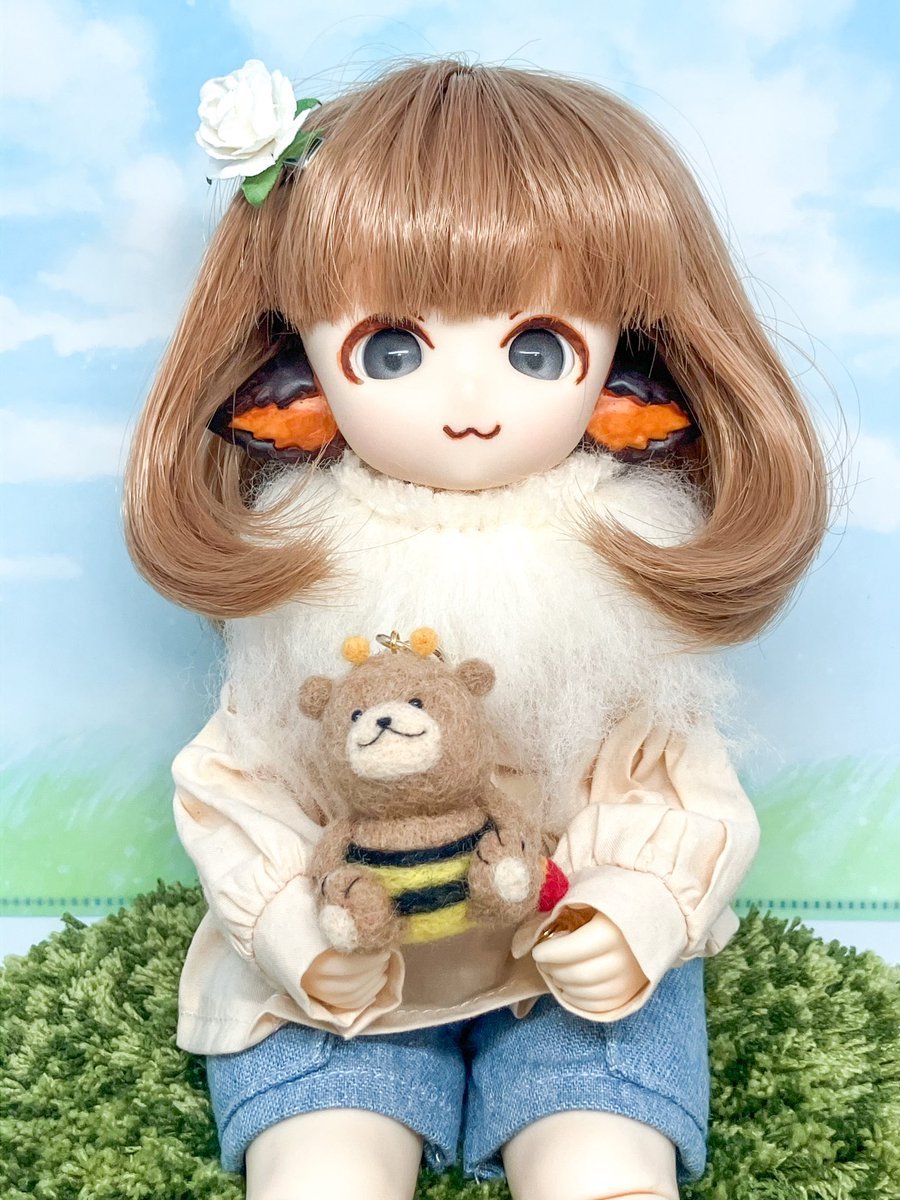 みつばちくまちゃん、久しぶり🐝🧸✋ 抱っこしてもらって幸せそうだね💞