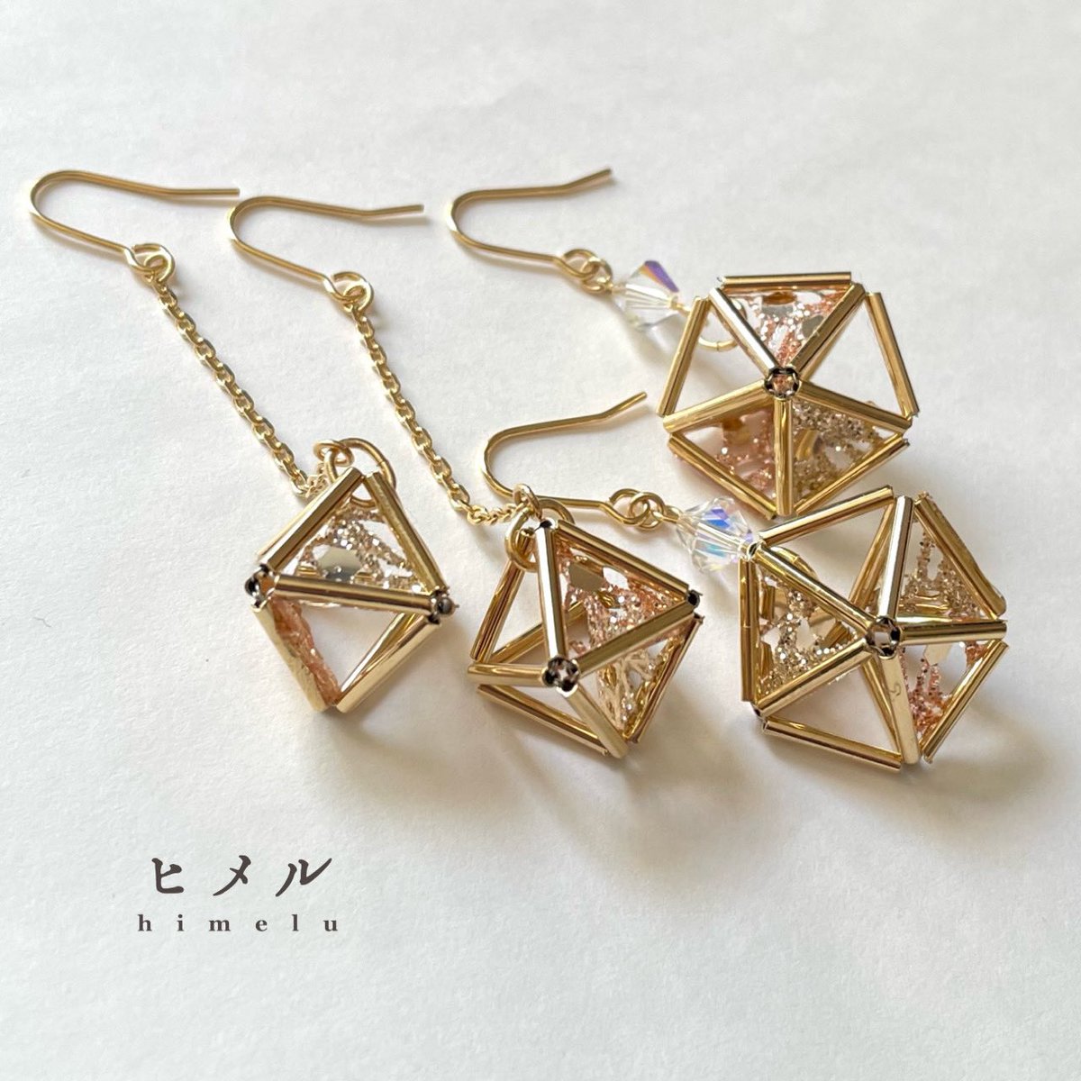 atchouchou31's tweet photo. 新しいヒメルができました！！
クラッシュ加工のメタルリボンを使ったヒメル。
角度によって細かく光を反射します。
⁡
華やかで大人の装いにも合わせやすいヒメルです✨✨✨

【出店情報】
⁡
☆2/23 COMIC CITY 福岡63 
マリンメッセ福岡　A館C11
☆2/25〜2/28 池袋駅アゼリアロード https://t.co/dswmpvYa1t