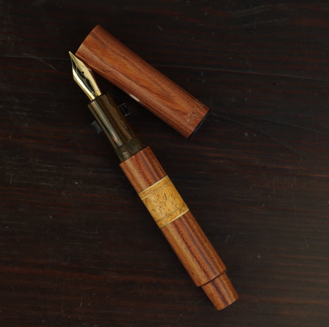 TuduriyaJ's tweet photo. 静謐 Serenity モパネ
モパネ…もの凄く品がある杢目です。
2/21 - 23の三越文具祭りにお持ちいたします。
@stas_wood_pen
#日本橋三越本店
#三越文具祭り2026
#stationerystation https://t.co/PmGPmDOghZ
