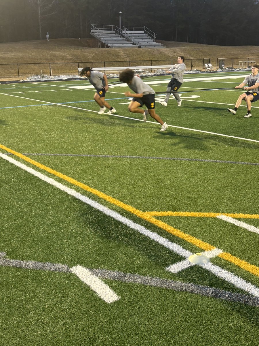 AverettFootball's tweet photo. GOOD MORNING 🌞 #VILLE https://t.co/vaqFdoxOzD