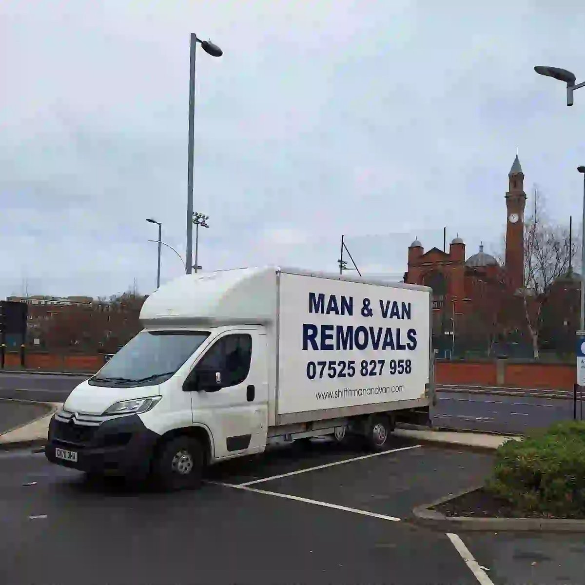 shiftitman's tweet photo. Last-minute move? No problem! 🎓 Calling all students in Selly Oak and Edgbaston—we offer affordable, short-notice man and van Birmingham services to get you into your new digs fast.

✅ Same-day availability
✅ Student-friendly rates
✅ Helpful crew https://t.co/K1u5MBbmrq