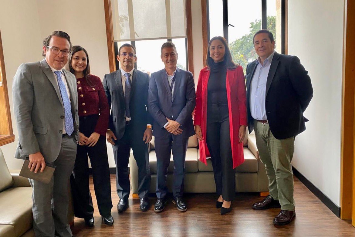 #Vamos por una mejor #Montería

Así se piensa en la gente; la Alcaldía de Montería empleará prioritariamente a las personas damnificadas por las lluvias en los distintos proyectos de ciudad que se pondrán en marcha durante la etapa de reconstrucción.

<a href="/kerguelenhugo/">Hugo F. Kerguelen G.</a>