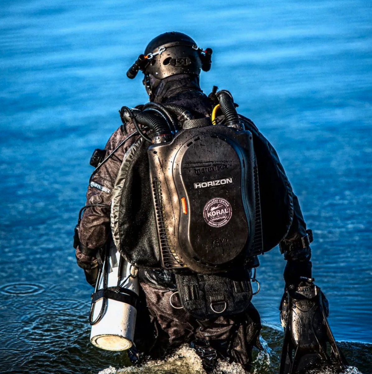 diveSSI's tweet photo. Ready to dive deeper? 🌊 The SSI SCR Diving course introduces you to safe rebreather diving with the @maresjustaddwater Horizon, up to 30m.
📸 Thanks @watersports360.balkan.adria & @stankekg
#DiveDeeper #DiveSafe #XR #technicaldiving #wearesi https://t.co/SG8OchMfzX