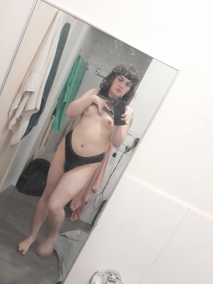 saphic_serpent's tweet photo. Remembered that I'm on here body is v tea tonight https://t.co/N9vKMZyWoR
