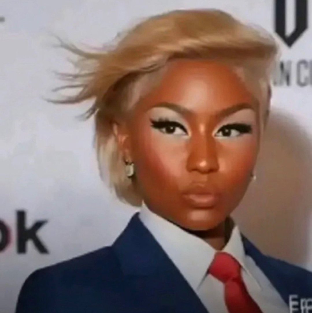 Morrendo na gay me chamando de falso moralista só porque não quis ir transar com ela num banheiro público KKKK cada uma que me aparece