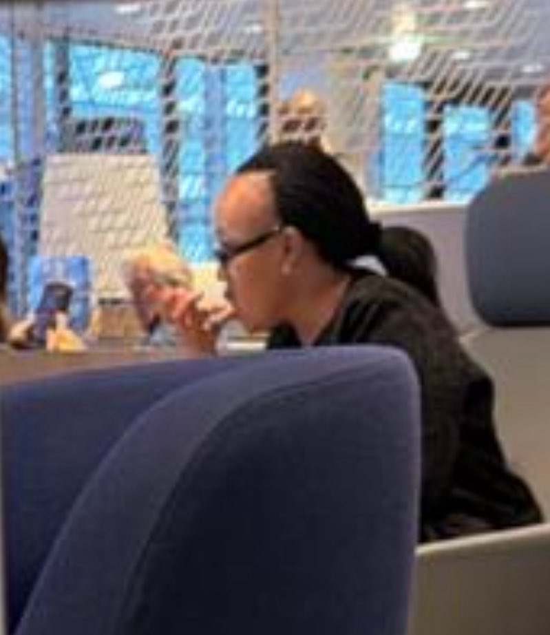 Marie-Ange Mushebekwe aurait été aperçue ce mercredi 18 février 2026 à l’aéroport Charles-de-Gaulle, à Paris. Selon des informations concordantes, elle y aurait accompagné son enfant, qui devrait répondre à la justice congolaise dans les prochains jours.