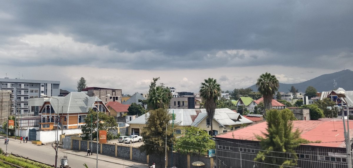 सात समंदर पार से तस्वीर आई है, उधर भी ऐसे ही प्यारे प्यारे बादल है !🤌🏻🫠🫣