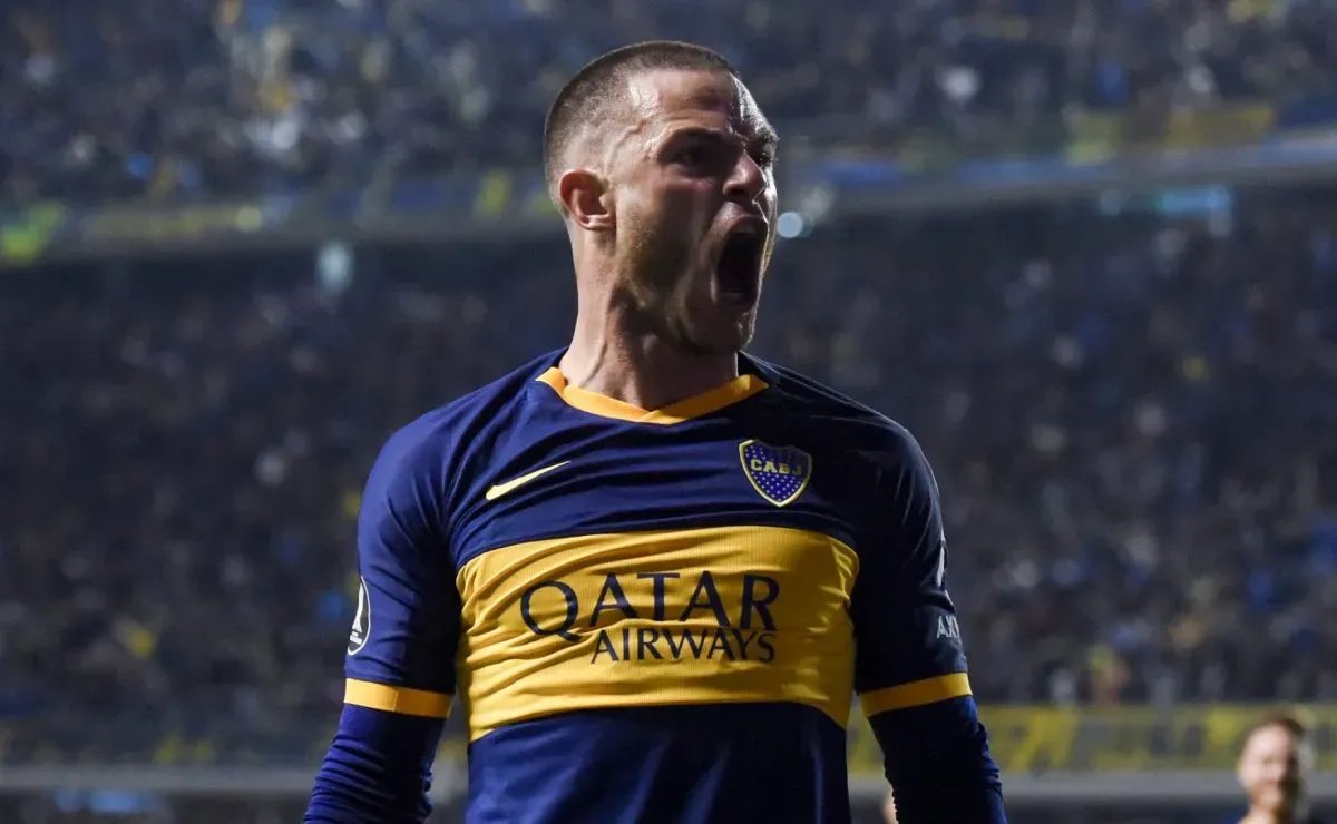 "La otra vez, un poco en chiste, #Riquelme me mandó un mensaje diciendo si iba a seguir de vacaciones en Arabia y si quería volver a #Boca”

🎙️Nahitan Nández, en <a href="/ElEspectadorUy/">El Espectador Deportes 🔊</a>