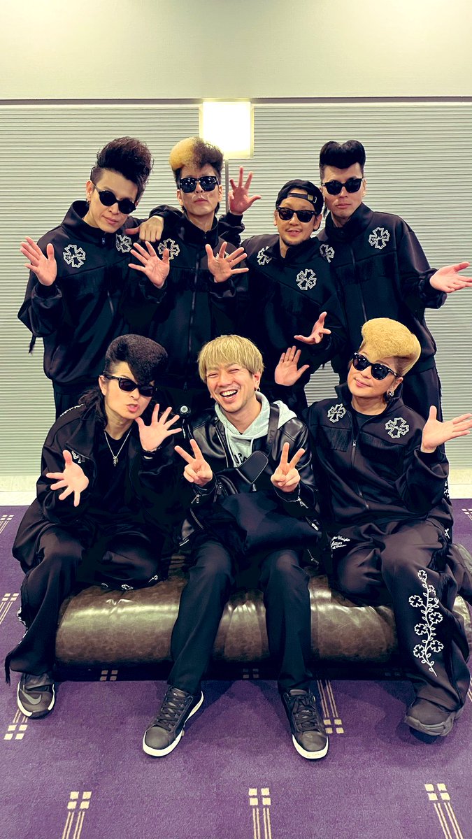 氣志團、メジャーデビュー25周年ツアー「四半世氣少年」神奈川で華々