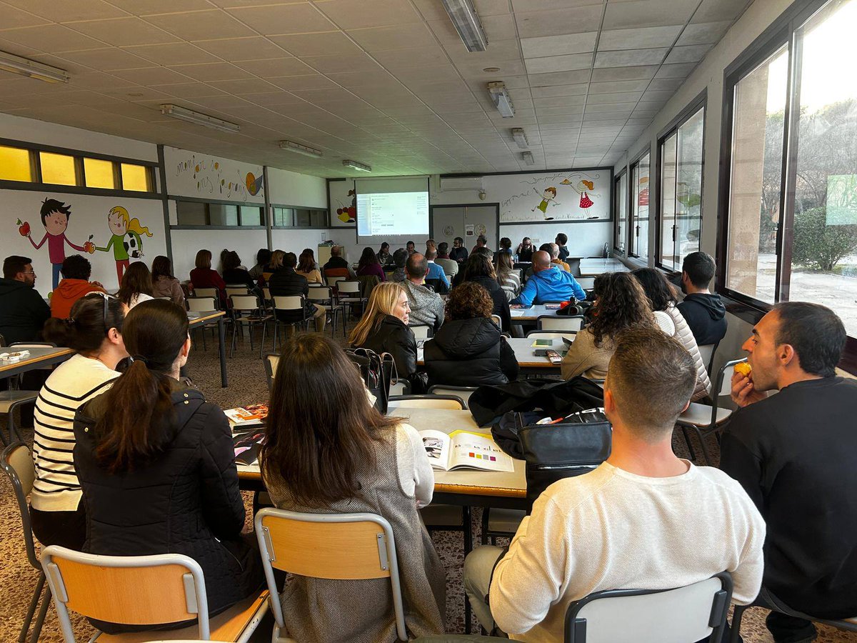 ANOTEU A L'AGENDA!
Assemblea general de la Cooperativa.
Dimarts 24 de febrer a les 18.00 h
#lanostraescolacomarcal #unaescolaqueenamora #escolaenvalencià #sialvalencià #escolacooperativa