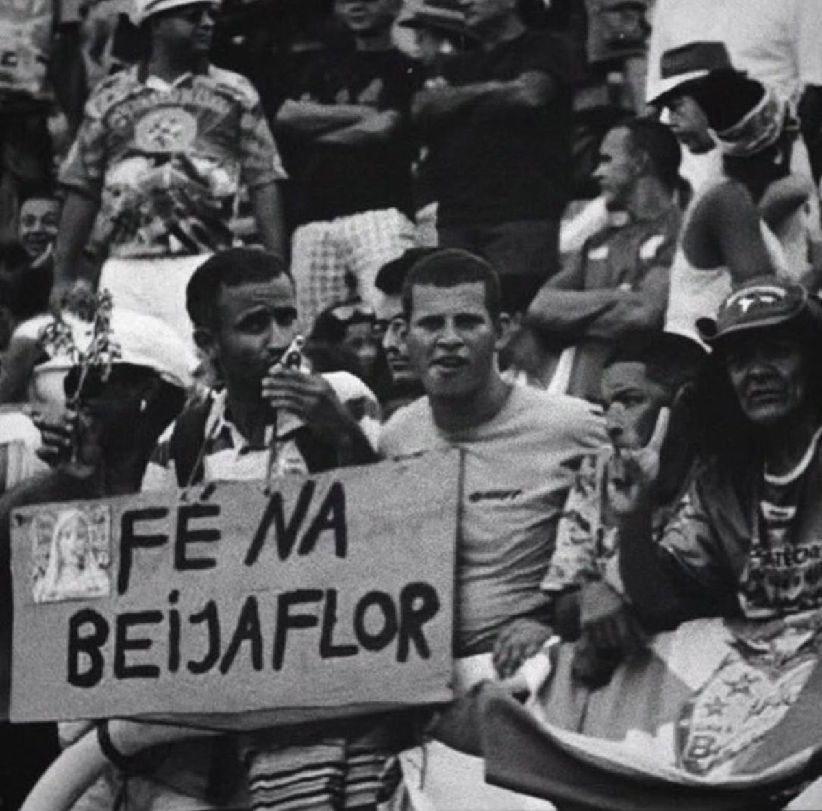 Eu só tenho uma coisa pra dizer: FÉ NA Beija-Flor.