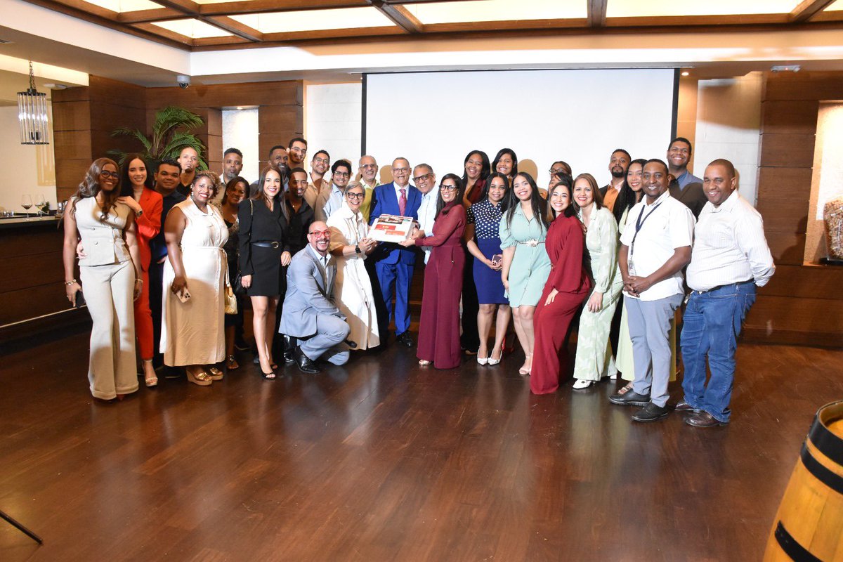 acento.com.do tweet media