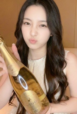 cabastory's tweet photo. とりあえず酔わせてくださいよーーっ。
キャバストーリーも酔ってみるとまた違った面白さあるよっ

✄--------✄
唯一無二のキャバ嬢エンターテインメント
https://t.co/AiXAVcK87n https://t.co/qKsX0oFhBX