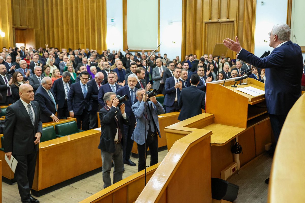 Bugün grup toplantımıza katılarak Genel Başkanımızın gündeme dair değerlendirmelerini dinledik.  

Sahipsiz vatanın batması haktır,
Sen sahip çıkarsan #BuVatanBatmayacaktır