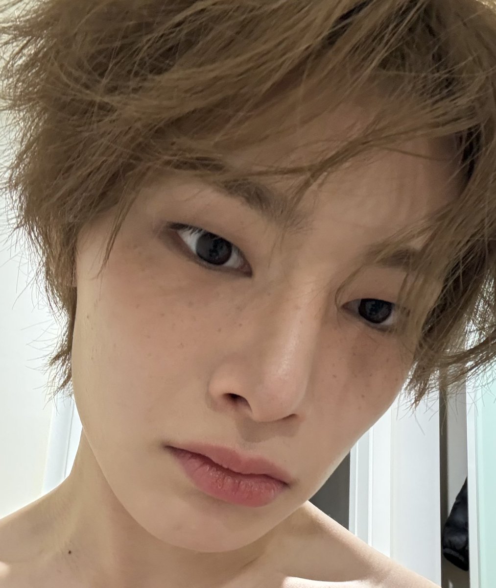 [18/02/2026 | 19:37-19:39 🇰🇷]
🦊 Jeongin bubble 🫧

*📸 x2*

🇬🇧: I took them after I finished the schedule
It's a gift ㅎㅎㅎ
I’ll come back ㅎㅎㅎ Y/N
Y/N bbang-bye ㅎㅎㅎ

🇮🇹: Le ho fatte dopo che ho finito la schedule
È un regalo ㅎㅎㅎ
Tornerò ㅎㅎㅎ
T/N bbang-bye ㅎㅎㅎ

-💕