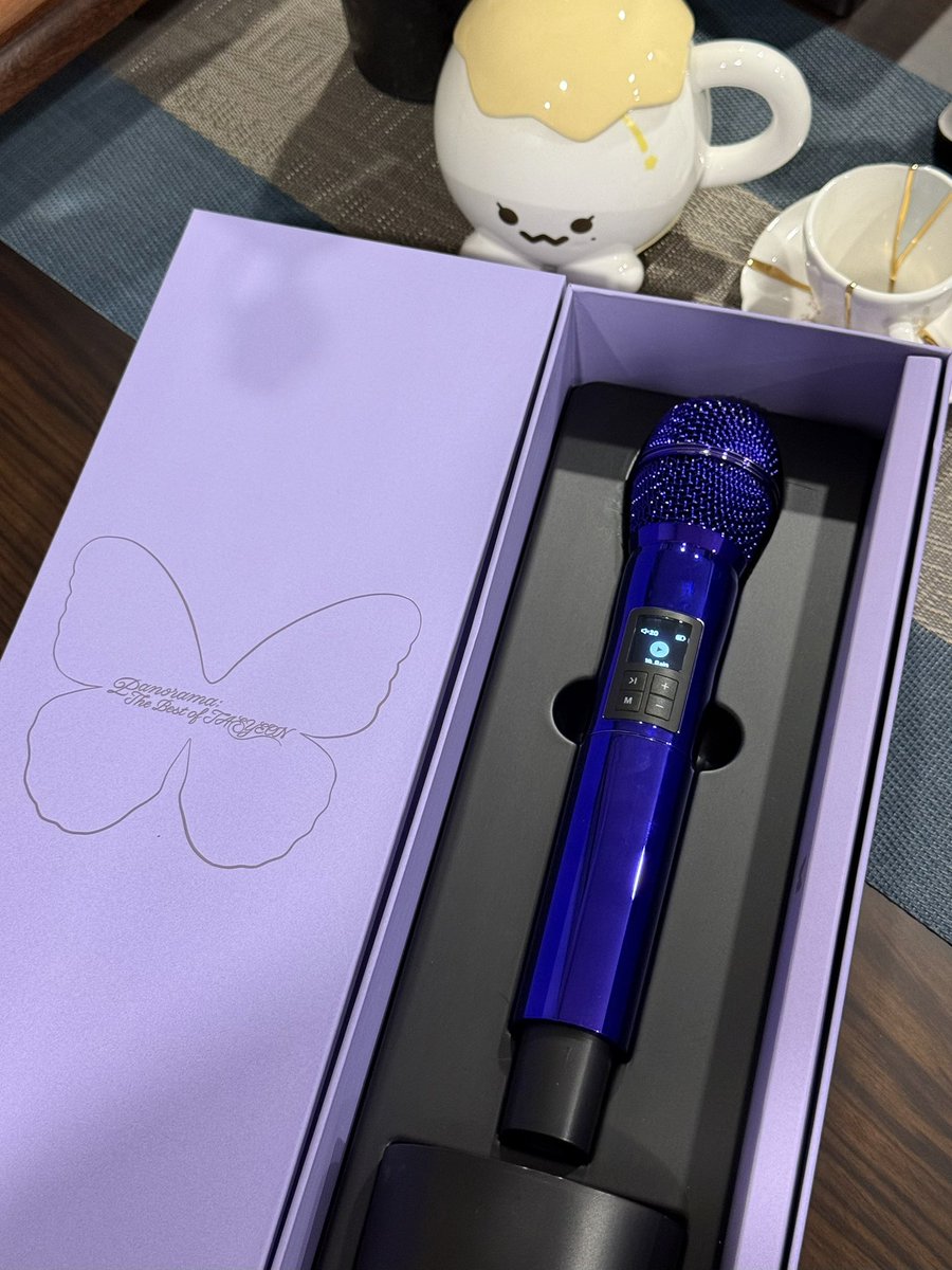 meli_tyk's tweet photo. mic album #태연 #TAEYEON
#Panorama_TheBestofTAEYEON https://t.co/oztd5vi6ar