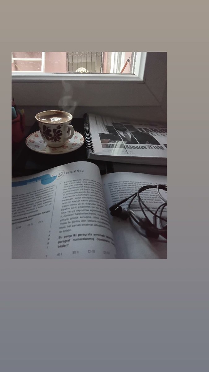 Ramazan dan önce son kahve keyfisi ders eşliğinde.