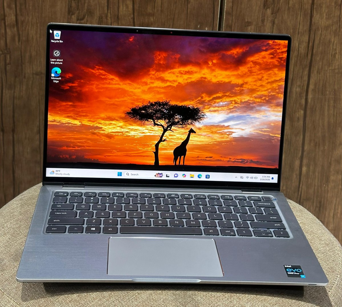 PrismByte_Tech's tweet photo. Dell Latitude 9420 x360 convertible
32GB Ram, 256GB SSD 
Intel Core i7-1185G7@3.0GHZ
Up to 4.8GGz turbo boost 
Intel Iris Xe Graphics ( Evo)
11th Gen Processor
Touchscreen
14-inch 
2560x1600 QHD screen resolution
Fingerprint reader
Facial recognition
Keyboard backlight
750k https://t.co/UvlXKgbRcZ
