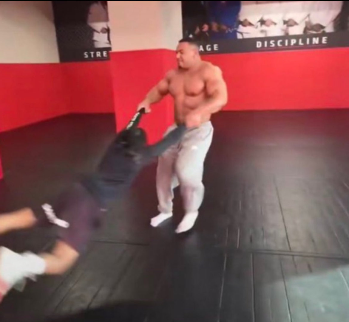 Combat Buzz tweet media