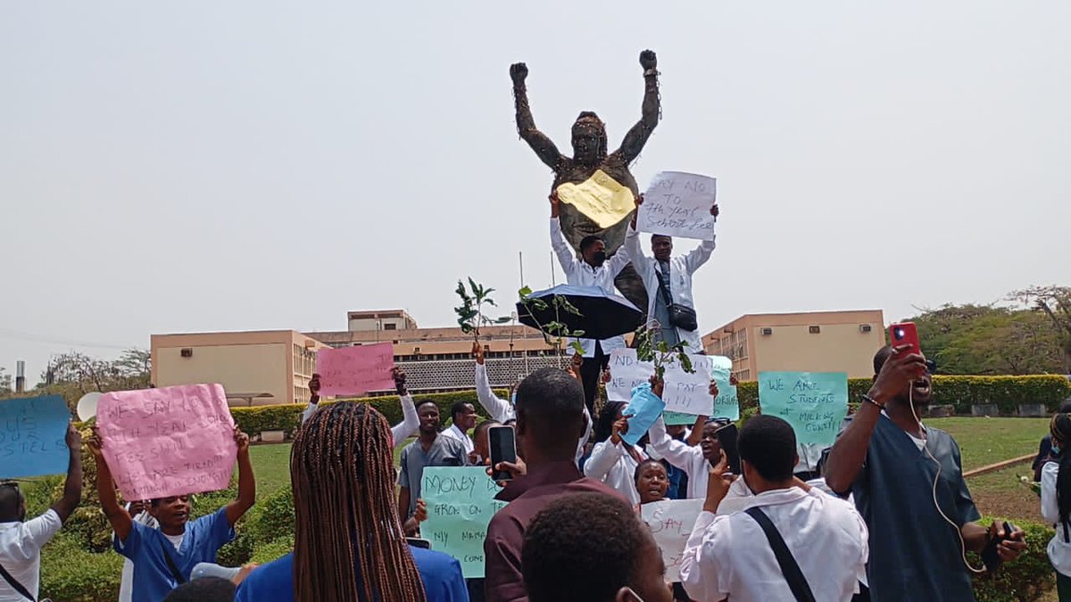 UNNMBBSBDS025's tweet photo. WE SAY NO!!!!!   

@eric_gugua 
@Nigerian_Doctor 
@yabaleftonline 
@aproko_doctor 

#justiceforunnmedicalstudents https://t.co/Ne7pj1i34y