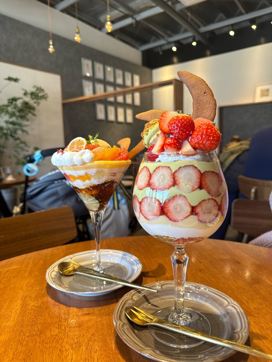 takapi_0608's tweet photo. 2ヶ月ぶりのぽぴちゃん😙
誕生日おめでとうねー🎂
バレンタインめっちゃうまかった🤭

1枚目の写真、前作った陶芸が完成して
届いたけど仕上がり良すぎて絶対また行こっておもた😍

次は灰皿でも作ろ🚬 https://t.co/gsAQxrZn7n