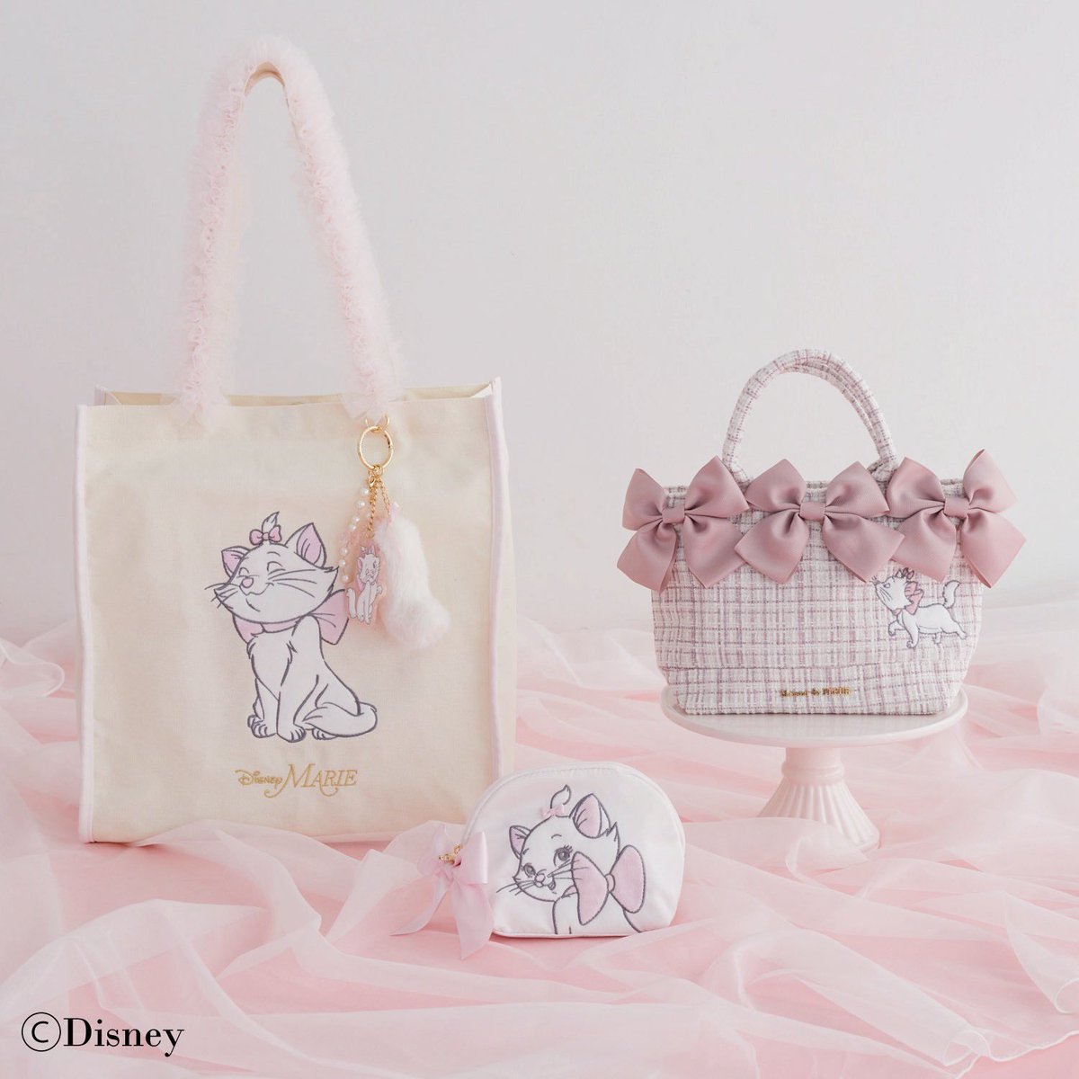 MaisondeFLEUR1's tweet photo. ＼2/25(wed)スタート！／
Disney THE MARKET 2026 in 銀座三越

｢Minnie Mouse｣Collectionから
Disney THE MARKET限定カラーが登場🎀
新作の｢Disney Marie｣Collectionや｢Figaro＆Cleo｣Collectionもラインアップ♪

この機会にぜひ遊びにきてくださいね！ 

https://t.co/3h8f3PINPP https://t.co/xEH27AHRs5