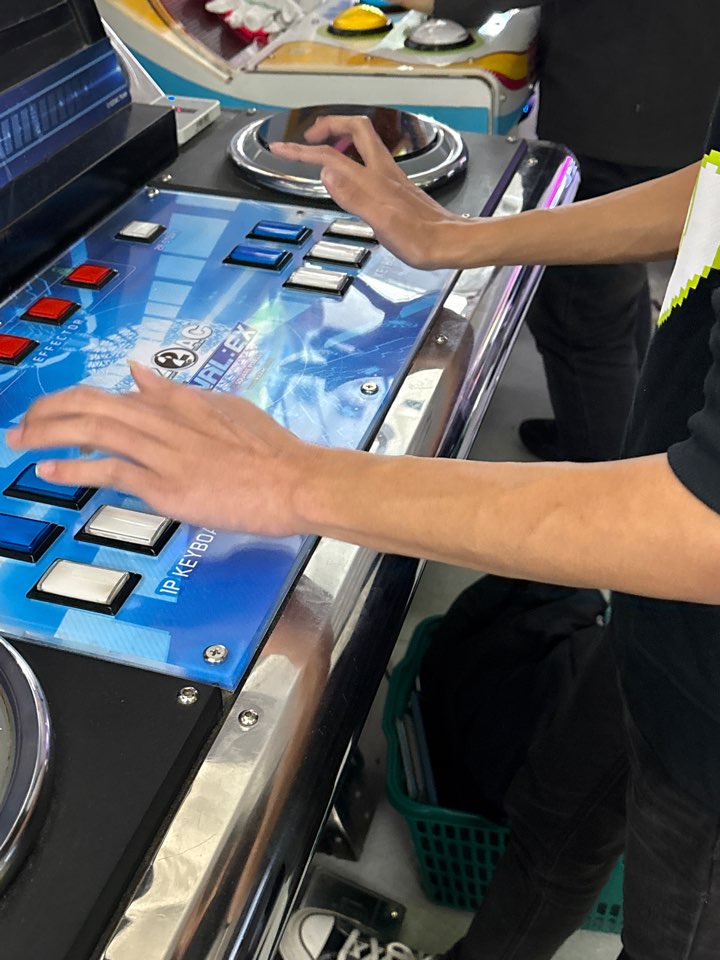 physical_weak's tweet image. 팔 얇은건 아는데 사진으로는 잘 모르겠달까