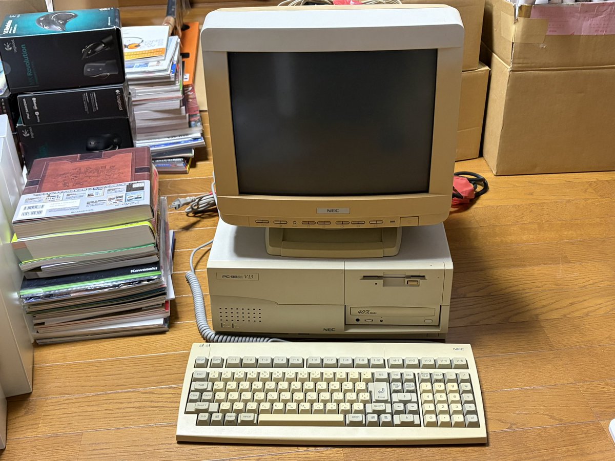 実家に置いてた PC-9821 V13 を持ってきた。FM音源を積んでるので