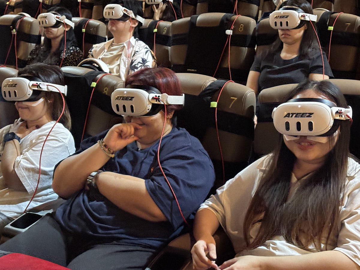 MajorGroup's tweet image. เอทินี่ไทยมาเจอหนุ่ม ๆ ATEEZ ได้ที่พารากอน ซีนีเพล็กซ์ พร้อมจอทั่วทั้งโรงภาพยนตร์!

&amp;lt;ATEEZ VR CONCERT : LIGHT THE WAY&amp;gt; ภาพยนตร์คอนเสิร์ต VR แบบใส่แว่นจริง! เห็นความหล่อแบบชัดยิ่งกว่าบนเวที พร้อมดูการแสดง Performance ที่เป็นเอกลักษณ์

ฉายถึงวันที่ 22 กุมภาพันธ์เท่านั้น บัตรราคา