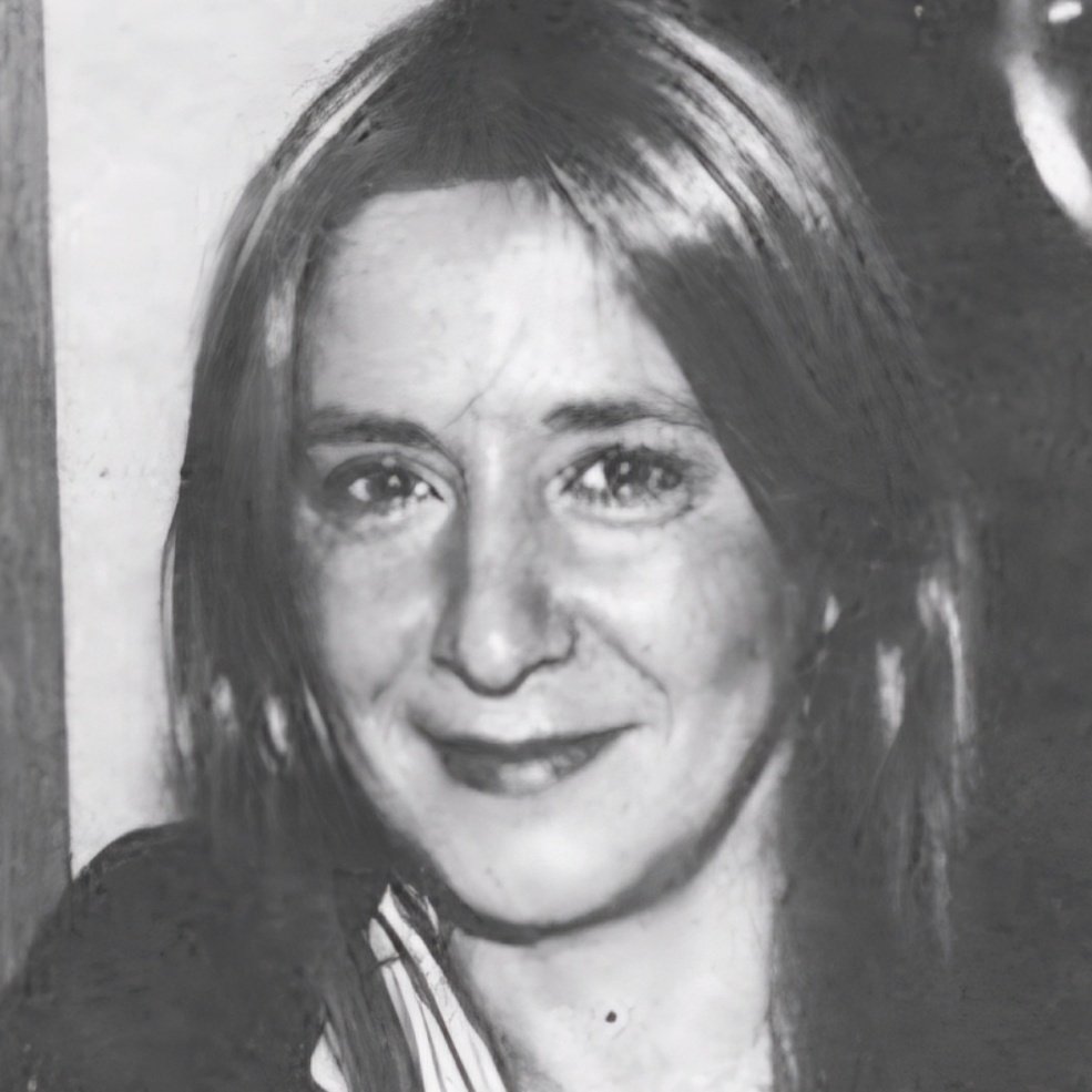 Ama mücadeleden yılmak yok... Yılarsak tüm yaşam nedenimiz yok olur

Tezer Özlü