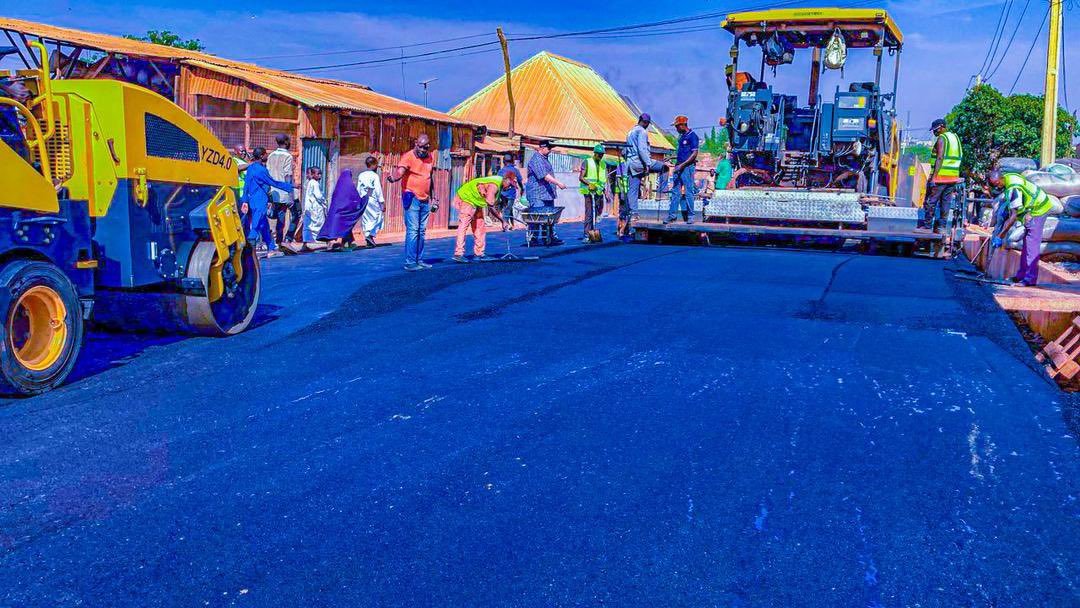 Abdool85's tweet photo. Steady Progress as Zango–Asibitin Yara–Musawa Road Nears Completion in Kaduna South

Asphalt work is steadily progressing on the Zango Road to Asibitin Yara and Musawa Road corridor in Kaduna South Local Government Area, currently being reconstructed and upgraded under the leadership of Uba Sani.

It will be recalled that Governor Uba Sani performed the groundbreaking ceremony for this important road project on 12th September 2025. With work now at an advanced stage, the project is expected to be completed in the coming days, further improving connectivity and easing movement for residents and commuters within Kaduna South and adjoining communities.