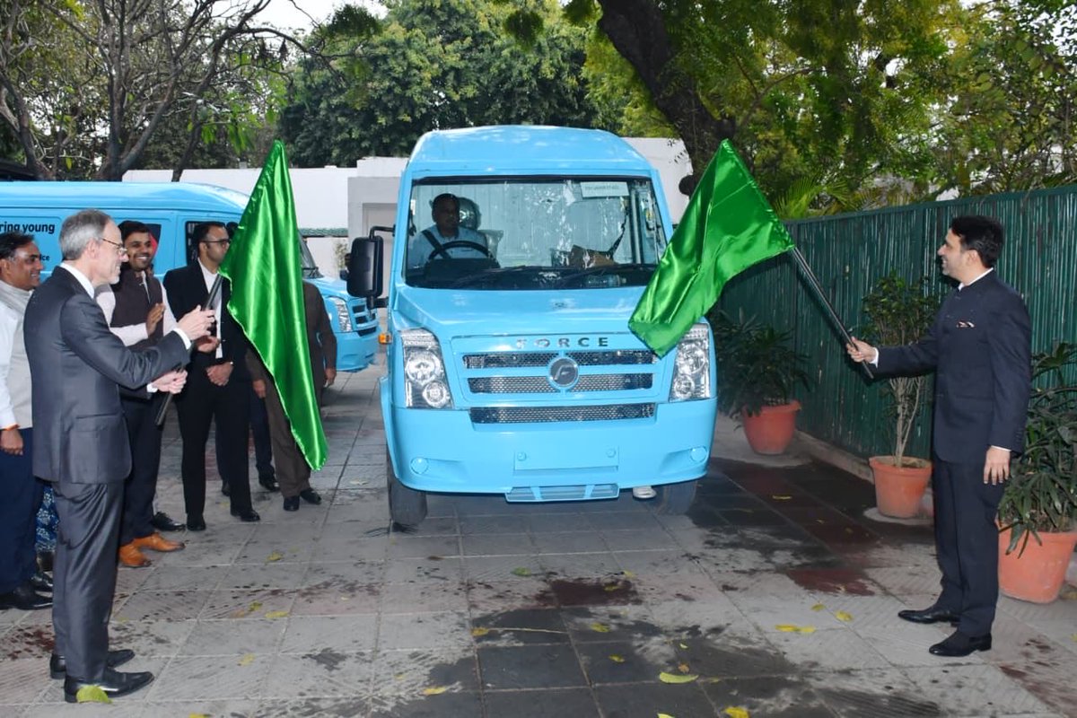 jayantrld's tweet photo. Flagged off 2 Amazon AI Skills Vans under the Think Big initiative, bringing AI and cloud education on wheels to government school students across Delhi NCR.

Implemented with support from the Learning Links Foundation, the initiative is part of Amazon’s global Think Big Spaces program. In 2026 alone, the vans will engage 9,000+ students and 100+ teachers, creating a multiplier impact to reach 1 lakh learners over the next few years.

A strong step towards democratizing access to future ready digital skills and ensuring no learner is left behind!

#SkillIndia #FutureSkills #ViksitBharat